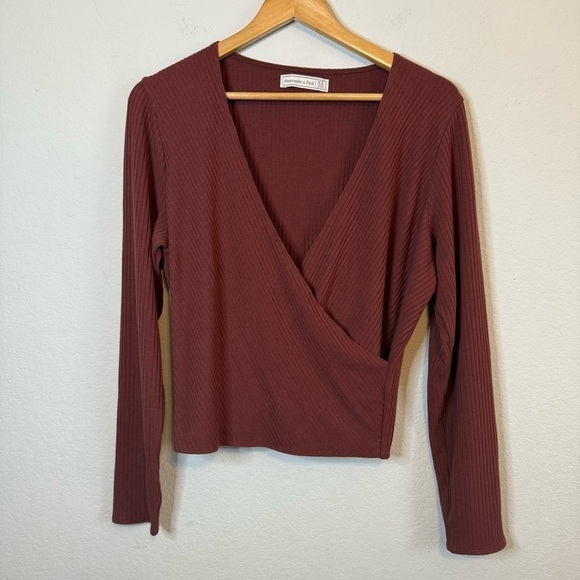 Abercrombie & Fitch LuxeLoft Slim Wrap Sweater Lightweight Surplice Top Shirt - Picture 1 of 10